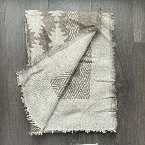 Geometric Patterned blanket scarf